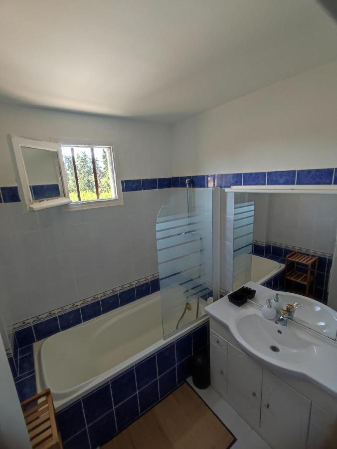 Mas Provencal Au Coeur Des Vergers Vallabrègues Esterno foto
